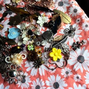 Flowers feathers pendant cabochon lot craft supplies bundle cleaning out crafts